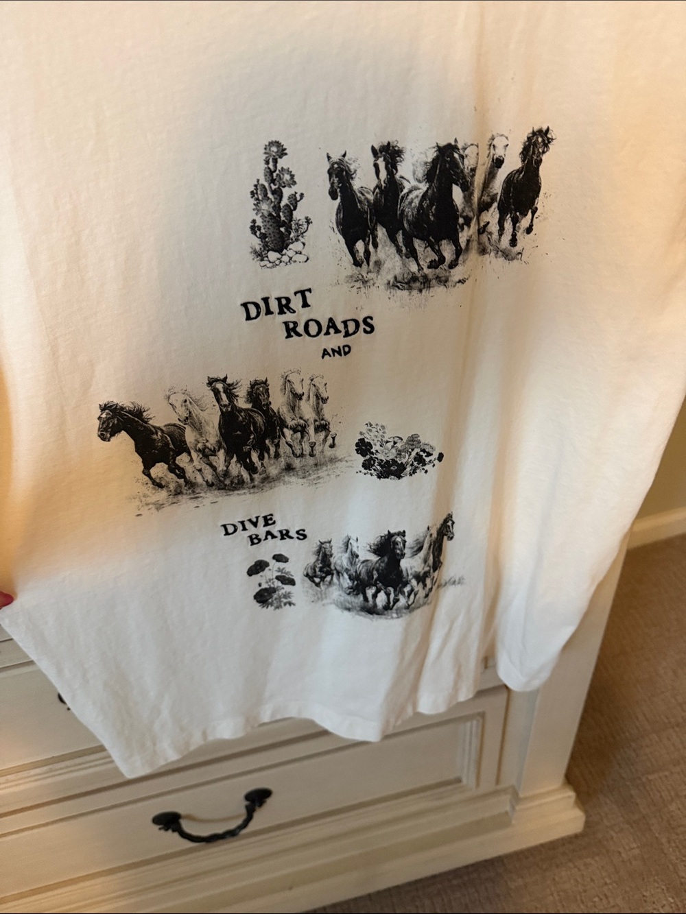 Abercrombie & Fitch Women’s Oversized White Tee with Black Horse Graphic - Picture 3 of 5
